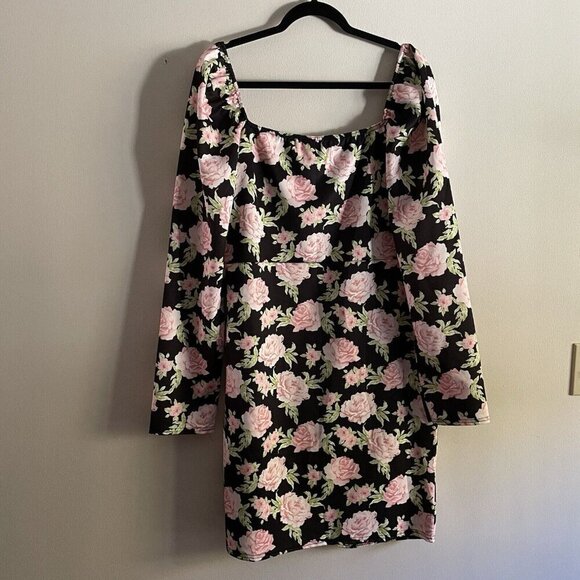 PrettyLittleThing Women Plus 16 Black Rose Print Puff Shoulder Bodycon Dress NWT - Picture 11 of 11